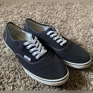 Women’s Black Vans Size 9